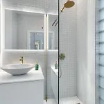 Hanza Tower 22 White Jacussi & Sauna & Pool & Appartement