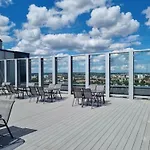 Hanza Tower 22 White Jacussi & Sauna & Pool & Appartement