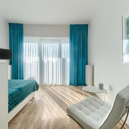 Hanza Tower 22 White Jacussi & Sauna & Pool & Апартаменты *