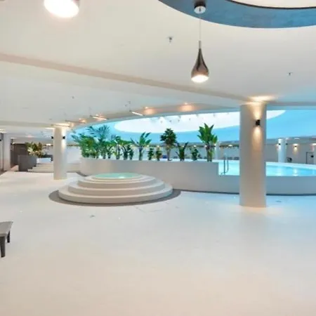 Appartement Hanza Tower 22 White Jacussi & Sauna & Pool & *